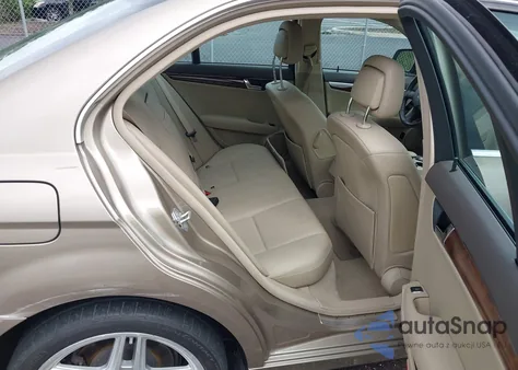 2009 Mercedes-Benz C 300 Luxury/Sport from USA, damaged, VIN WDDGF54X69R063653